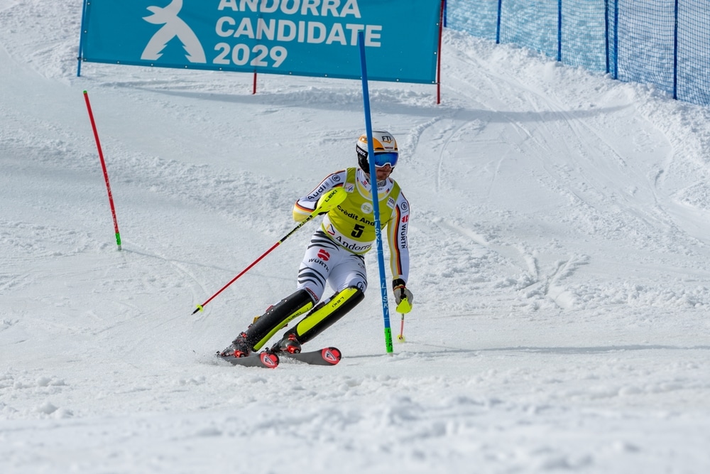 skijaš u utrci slaloma